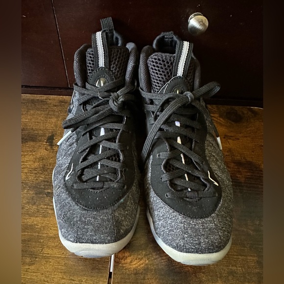 Nike Little Posite Pro GS Big Kid's Size 4Y Dark Grey Heather & Black - Picture 6 of 10